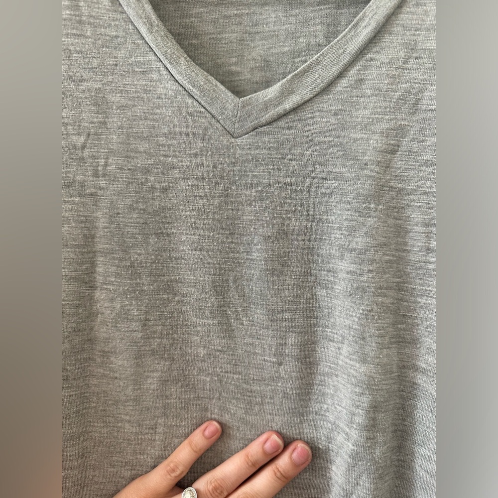 Jessica Simpson Gray Fitted Short Sleeve Tee - Picture 3 of 4